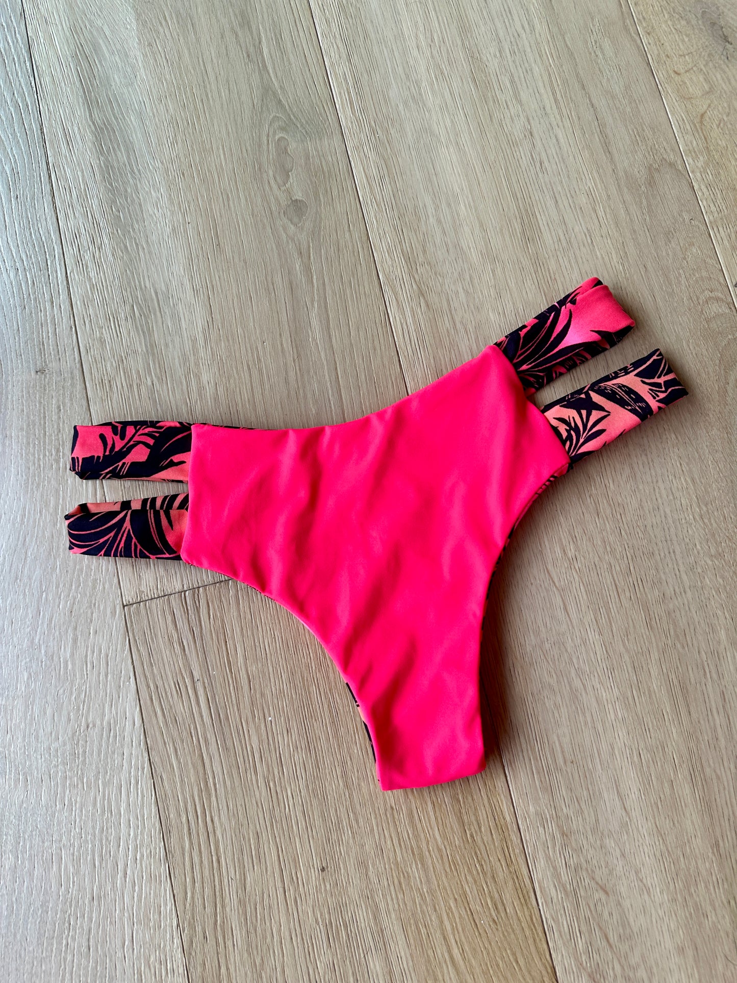 Malibu x Neon Red Double Strap S