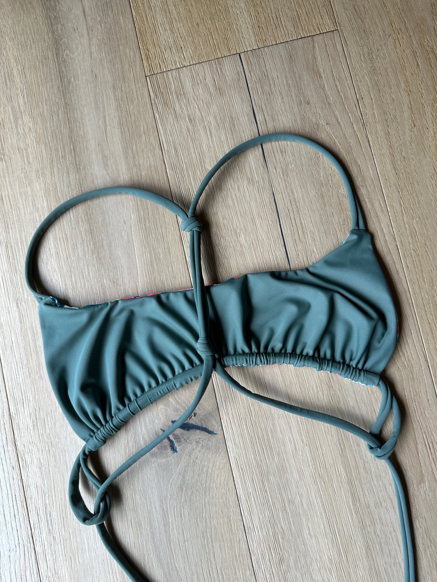 Passionflower x Olive Knotty Top M