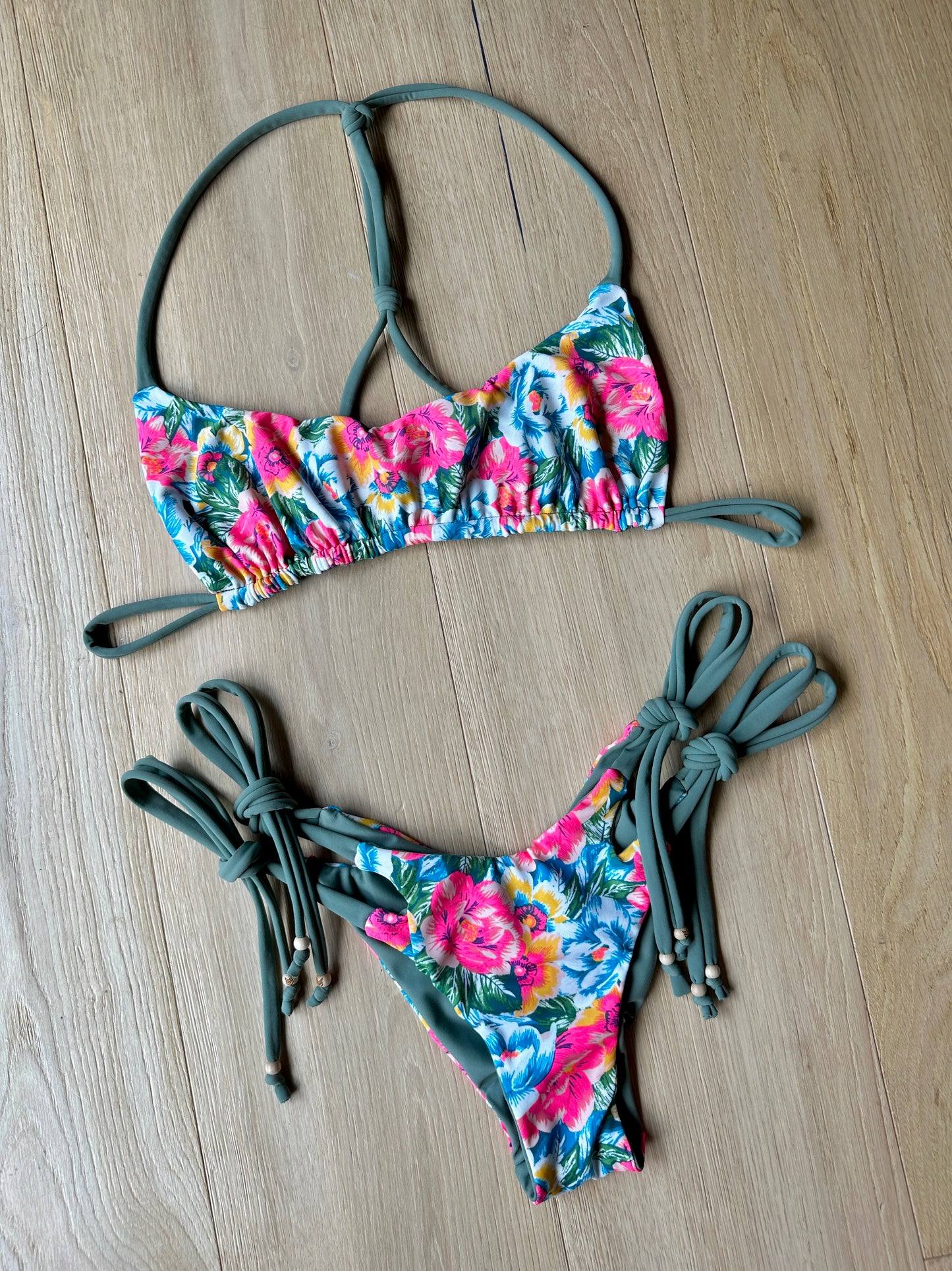 Passionflower x Olive Knotty Top M