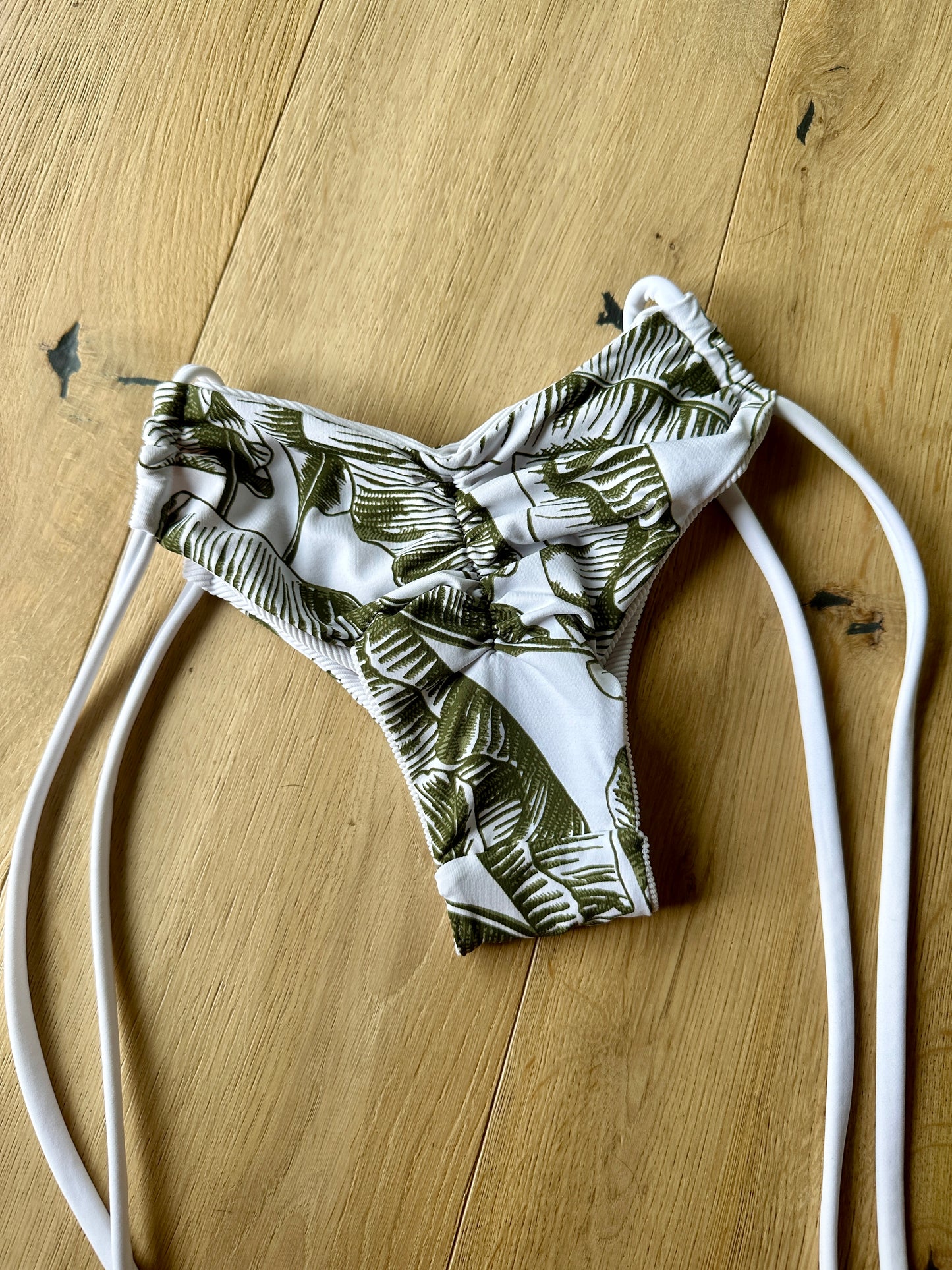White Rib x Palms Side Tie Scrunch S