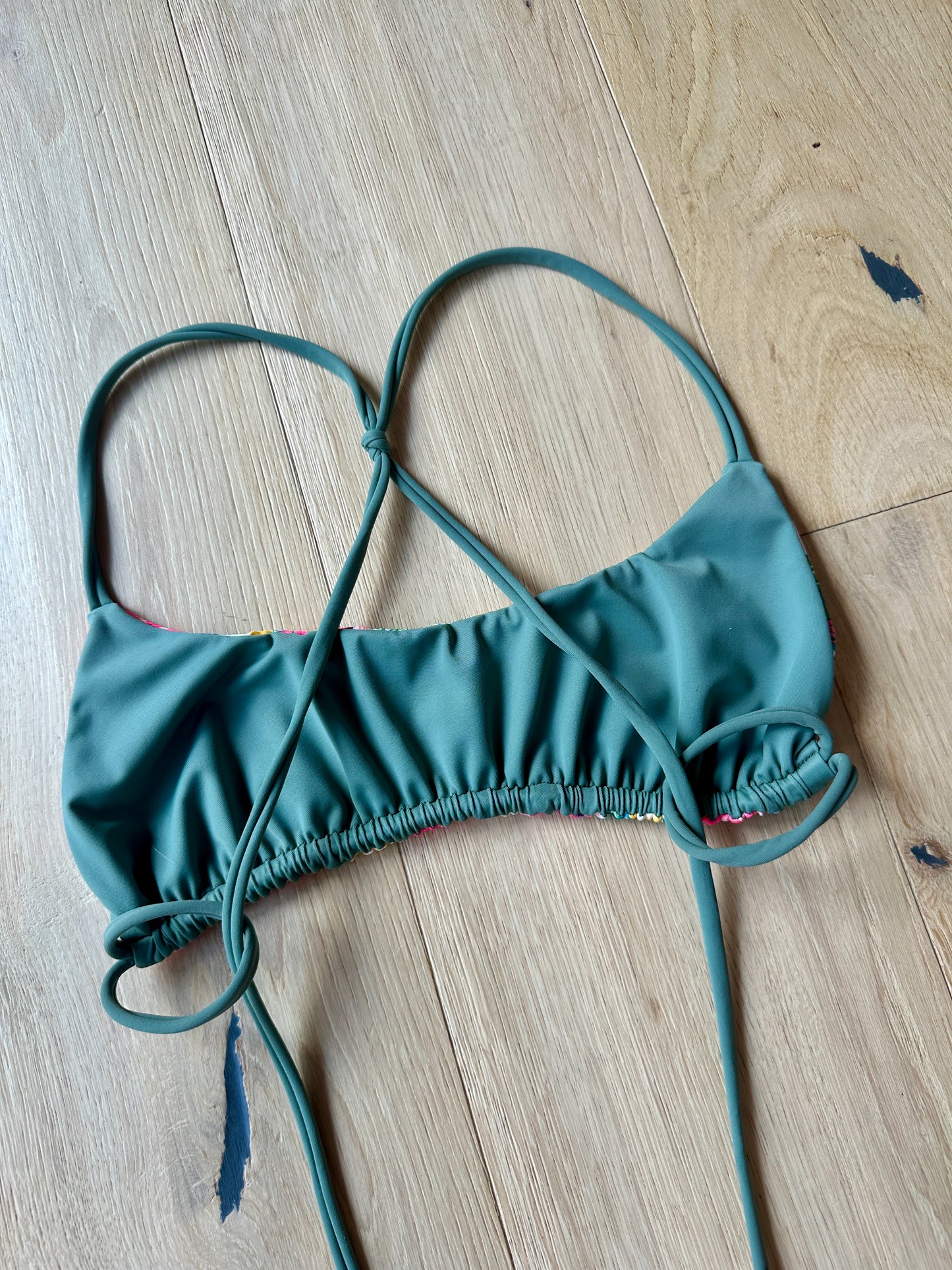 Passionflower x Olive Knotty Top M