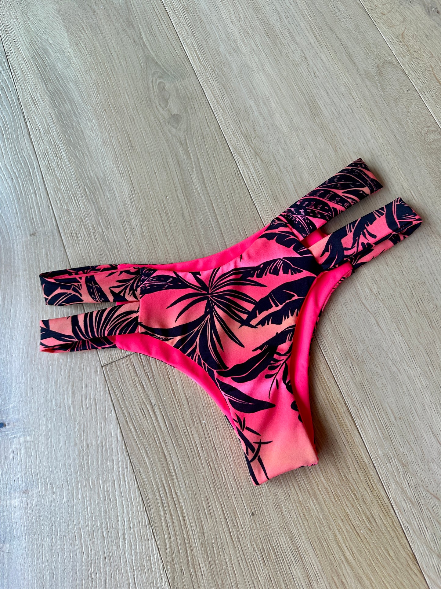 Malibu x Neon Red Double Strap S