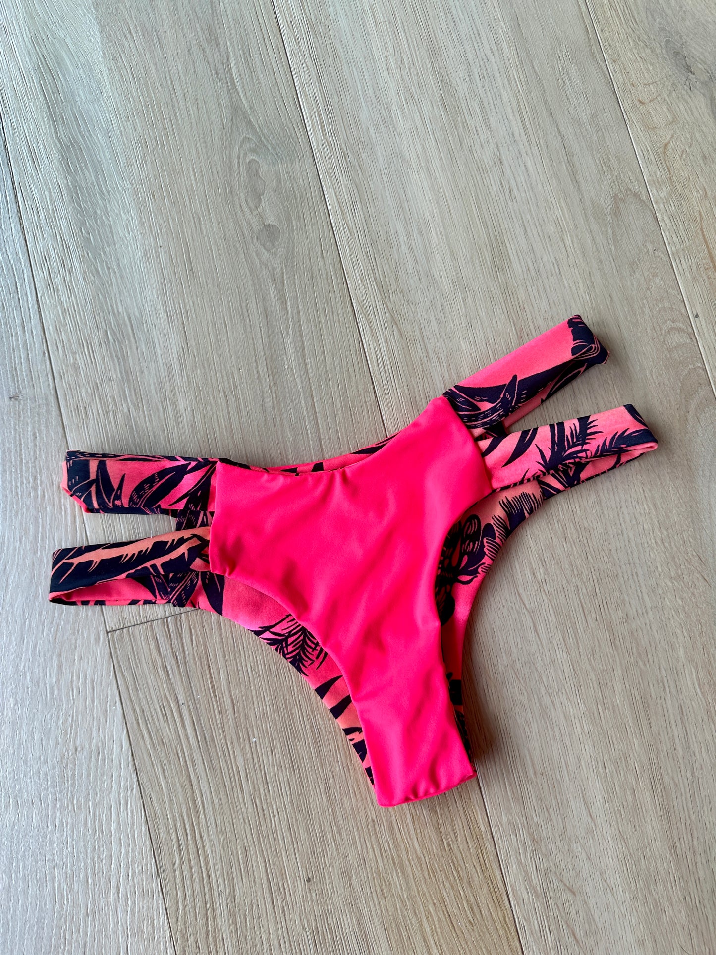 Malibu x Neon Red Double Strap S