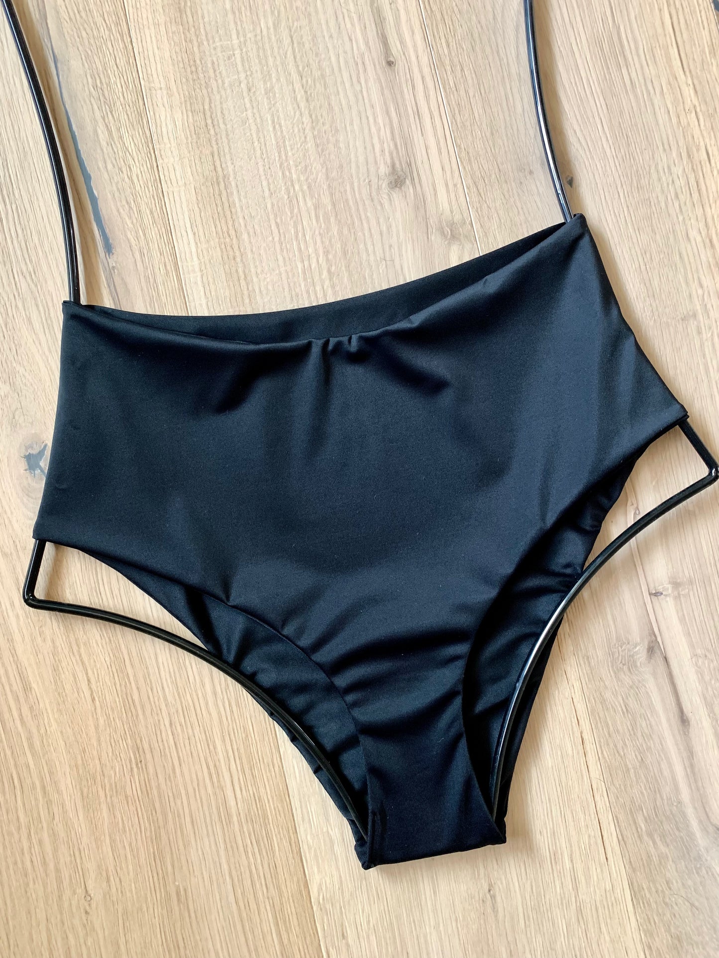 Solid Black Mid-Rise