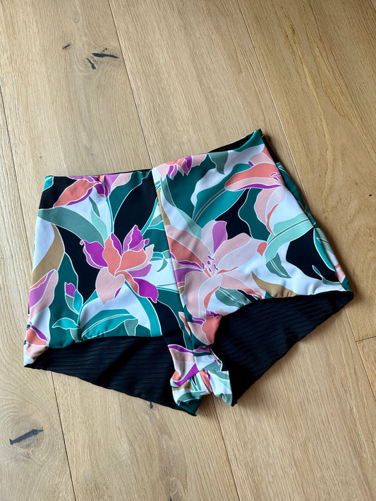 Oasis x Black Rib Shortie M