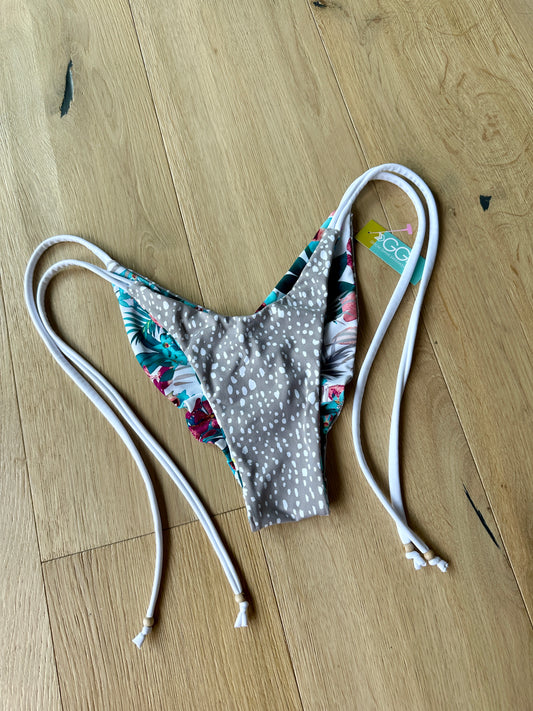 White Floral x Adobe Scrunch Tie M