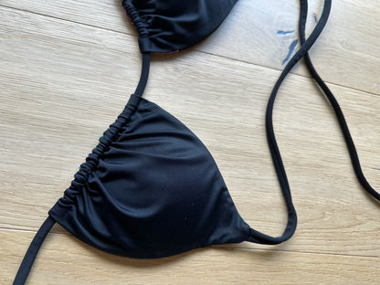 Oasis x Black Triangle Top M