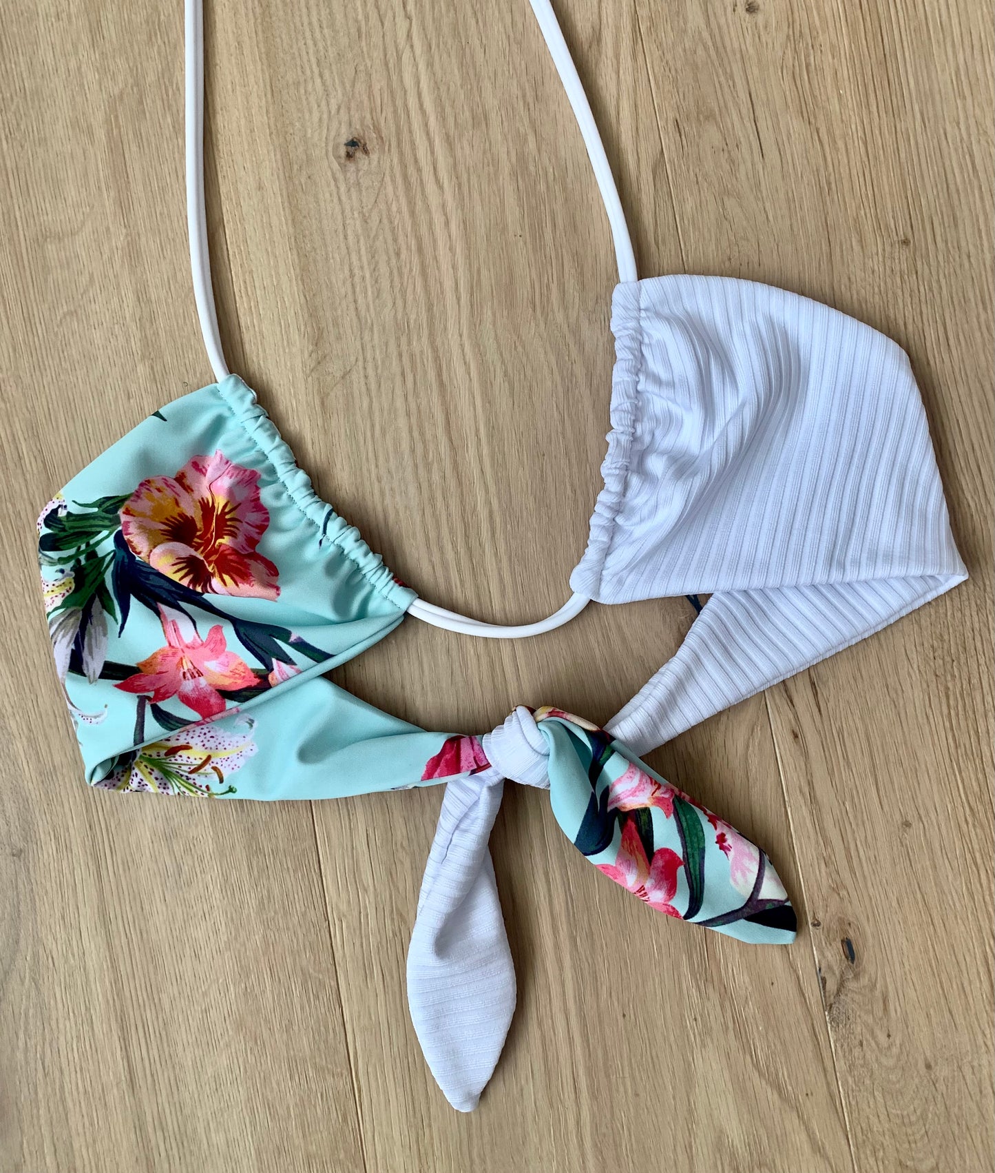 White Rib x Lily 6 Way Top