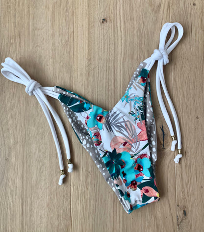 White Floral x Adobe Side Tie Scrunch Cheeky