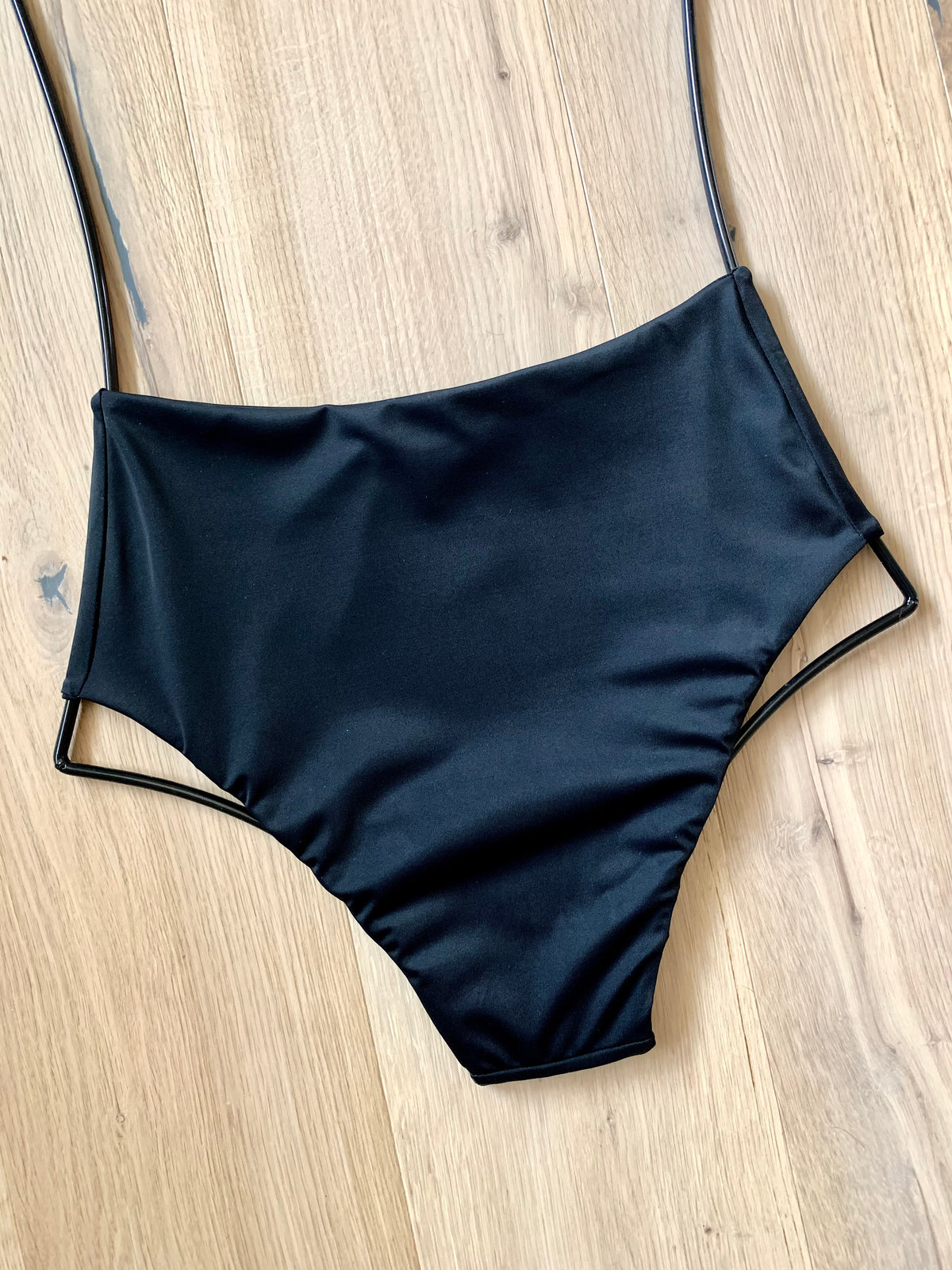 Solid Black Mid-Rise Bottom